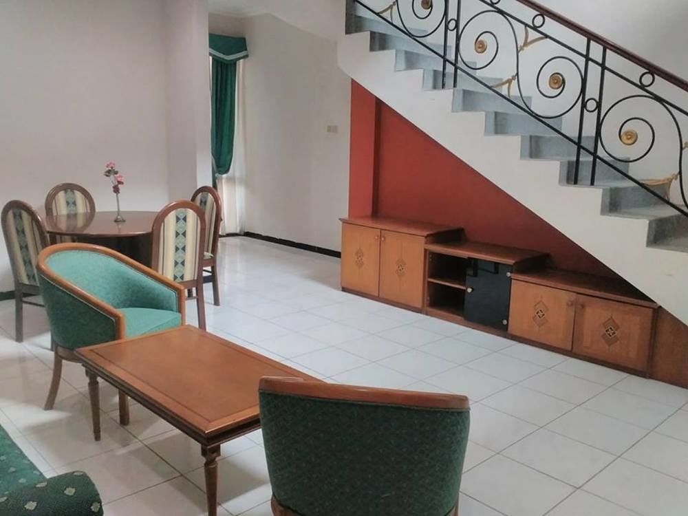Hotel Istana Permata Juanda à Sawotratap Extérieur photo