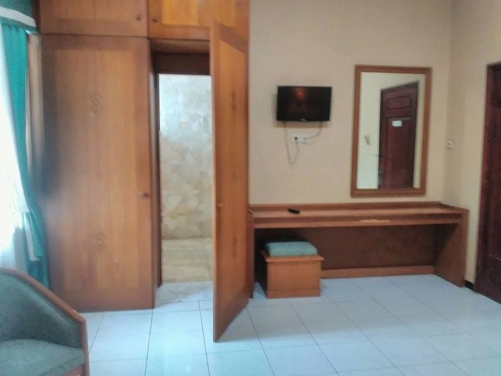 Hotel Istana Permata Juanda à Sawotratap Extérieur photo