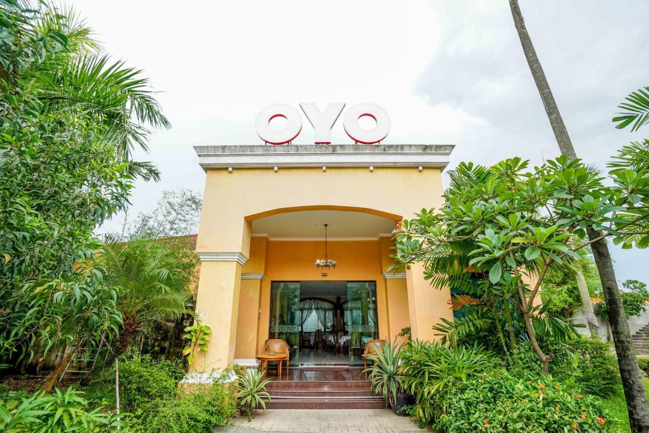 Hotel Istana Permata Juanda à Sawotratap Extérieur photo