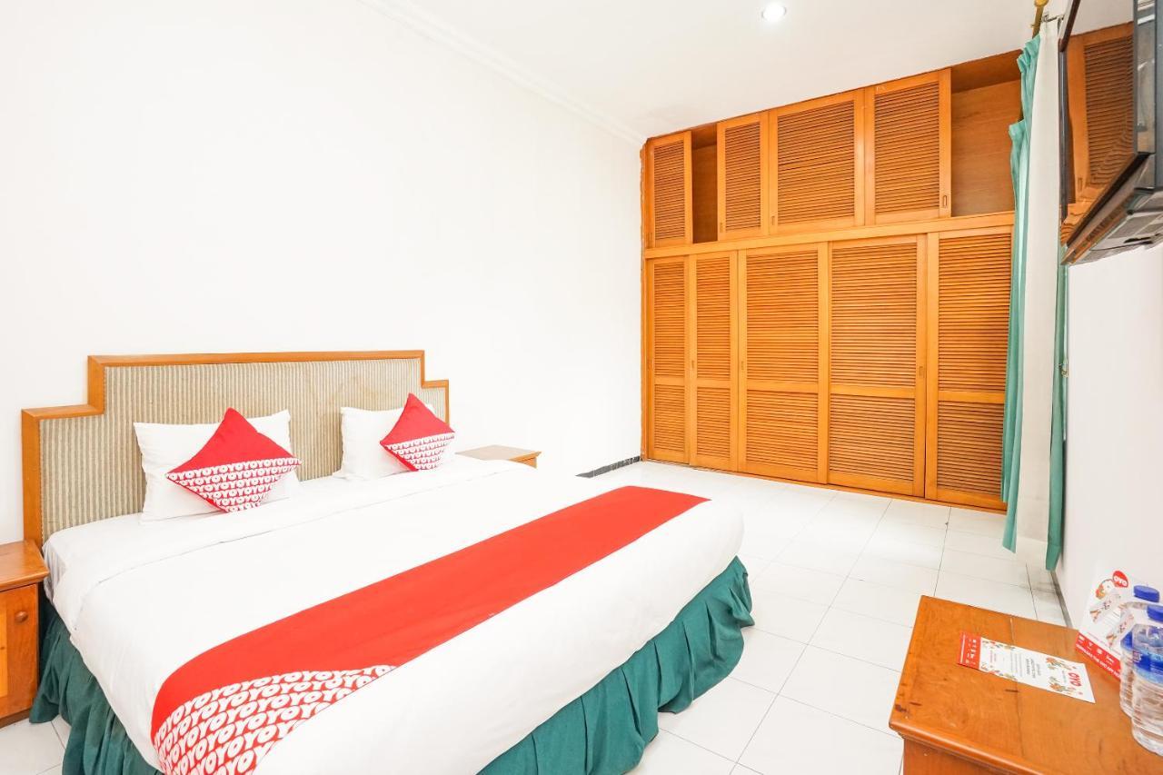 Hotel Istana Permata Juanda à Sawotratap Extérieur photo