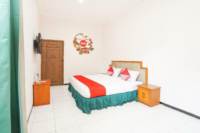 Hotel Istana Permata Juanda à Sawotratap Extérieur photo