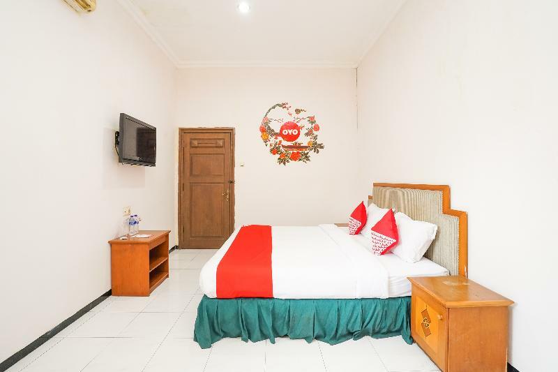 Hotel Istana Permata Juanda à Sawotratap Extérieur photo