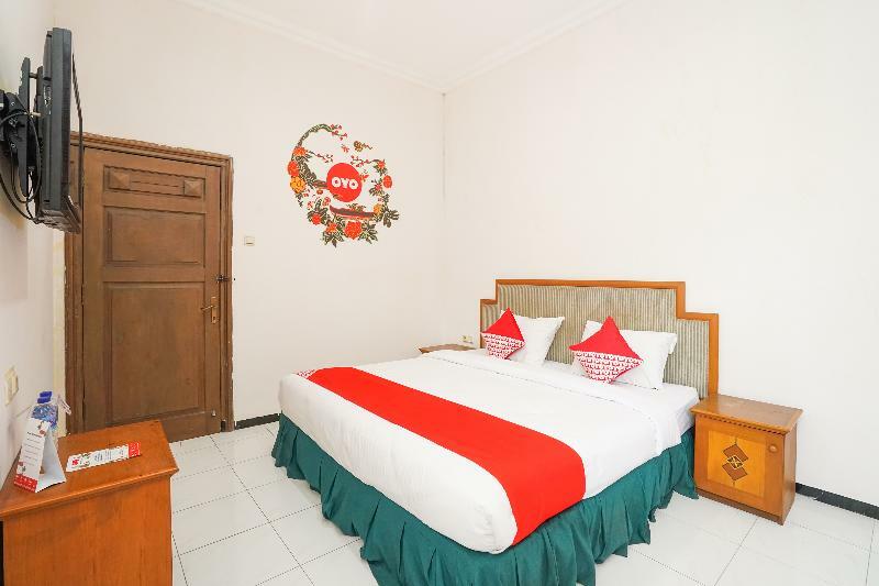 Hotel Istana Permata Juanda à Sawotratap Extérieur photo