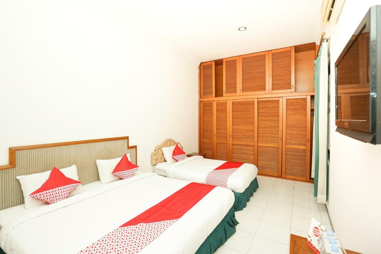 Hotel Istana Permata Juanda à Sawotratap Extérieur photo