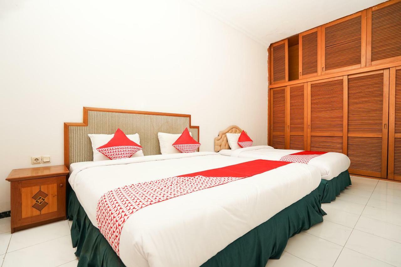 Hotel Istana Permata Juanda à Sawotratap Extérieur photo